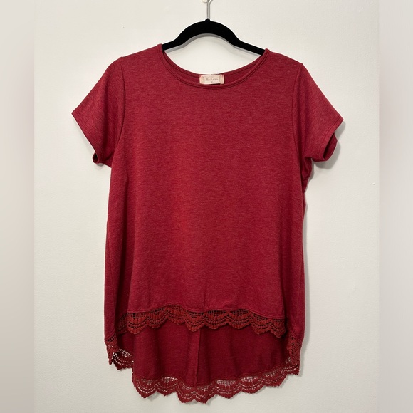 Altr’d State Women’s Red Short Sleeve Top with Lace Hem Size M - Picture 1 of 3